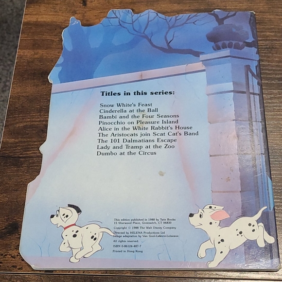 Lot of 4 vintage Walt Disney books. - Picture 9 of 13